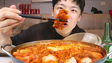 吃上瘾的全韩超人气部队火锅，欧巴无限加肉，丰盛美味真过瘾！